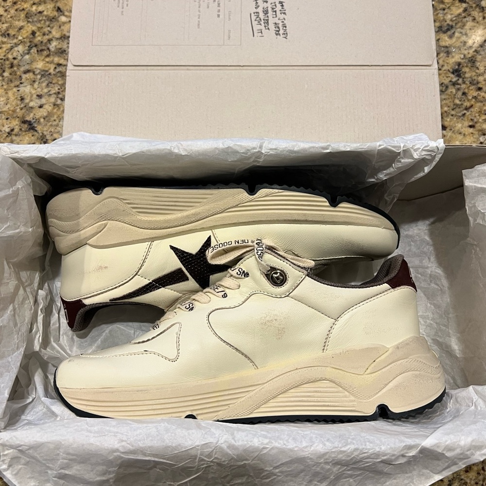 Woman’s 38 Golden Goose Running Sole Lace Up